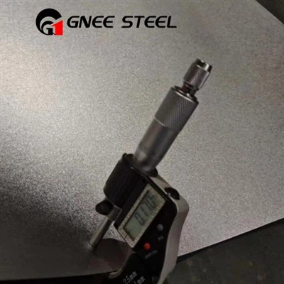 Plaque en aluminium et zinc